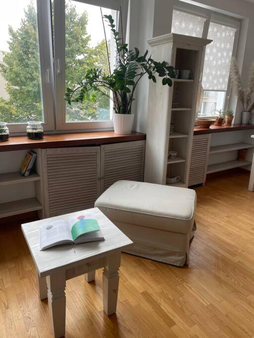 ワルシャワCozy, Bright, Comfy Studio Next To The Old Town.アパートメント エクステリア 写真