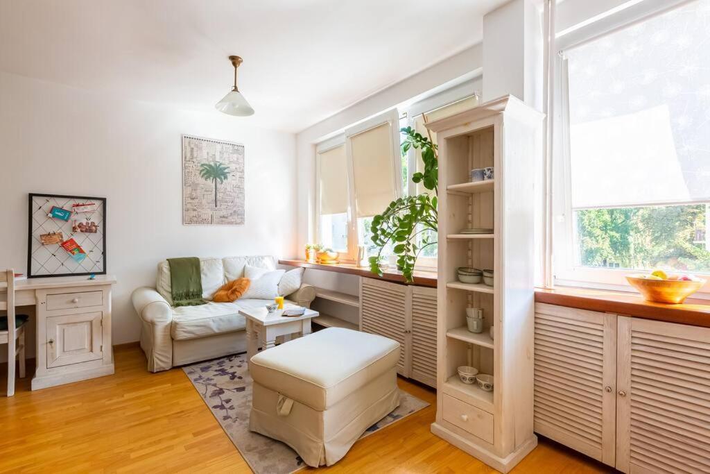 ワルシャワCozy, Bright, Comfy Studio Next To The Old Town.アパートメント エクステリア 写真